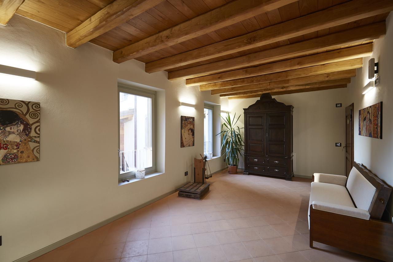 Bed and Breakfast Palazzo Eleonora Monasterolo del Castello Екстер'єр фото